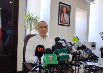 Avanzan trabajos de reparación en socavones del bulevar Centenario: alcalde Menéndez de Llano