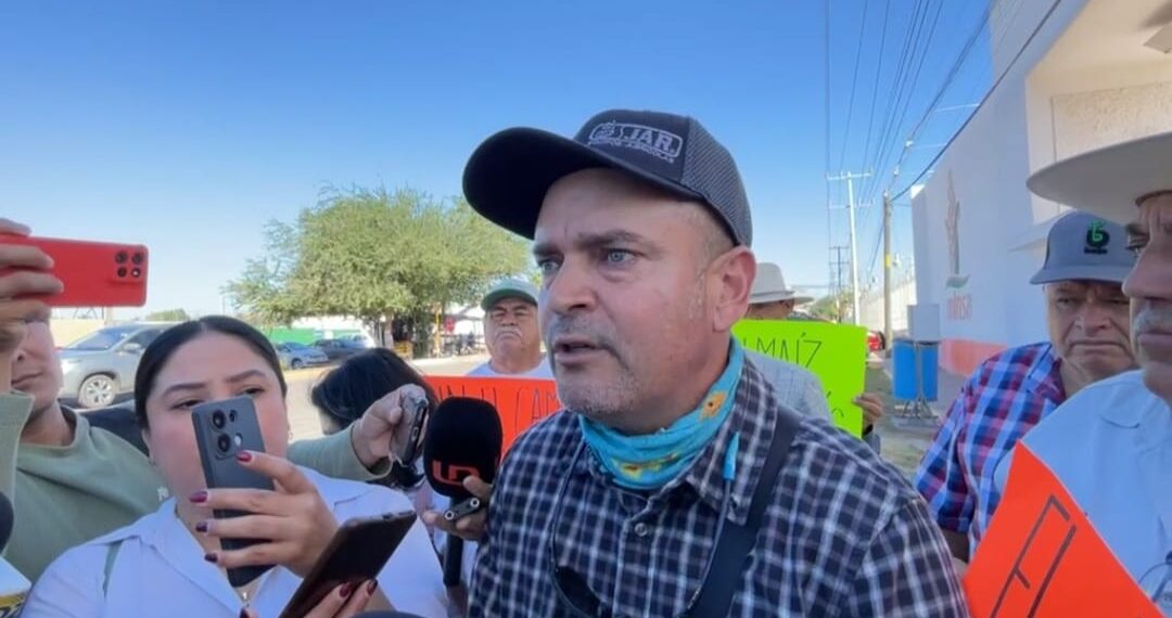 Productores del norte de Sinaloa desisten de tomar la caseta de San Miguel Zapotitlán y protestan en planta MINSA Los Mochis.