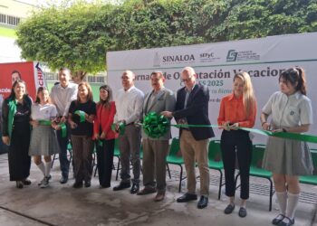 Inauguran en COBAES 01 la Jornada de Orientación Vocacional 2025“Sigue Estudiando por tu Bienestar” busca guiar a estudiantes del municipio de Ahome en la toma de decisiones académicas.