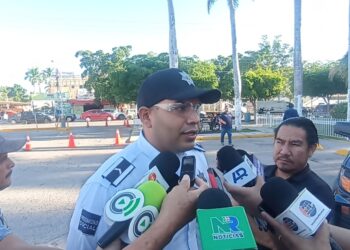 Tránsito Municipal refuerza señalización ante aumento del tráfico en Los Mochis.