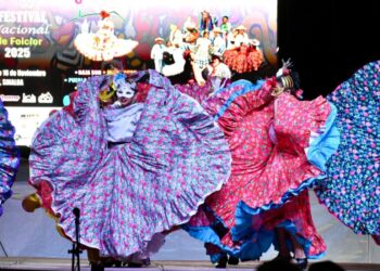 Culmina con gran fiesta multicolor el Festival Nacional del Folclor Unidos por la Danza.