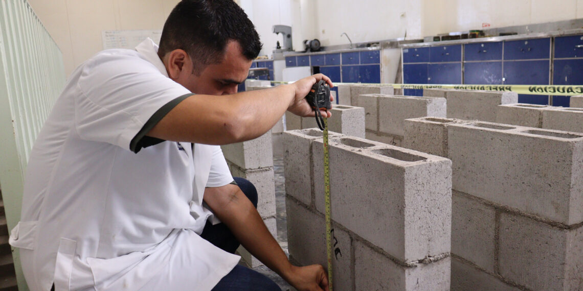 Doctorando de la UAS realiza proyecto para crear un mortero sustentable, que sustituya los componentes tradicionales por materiales reciclados