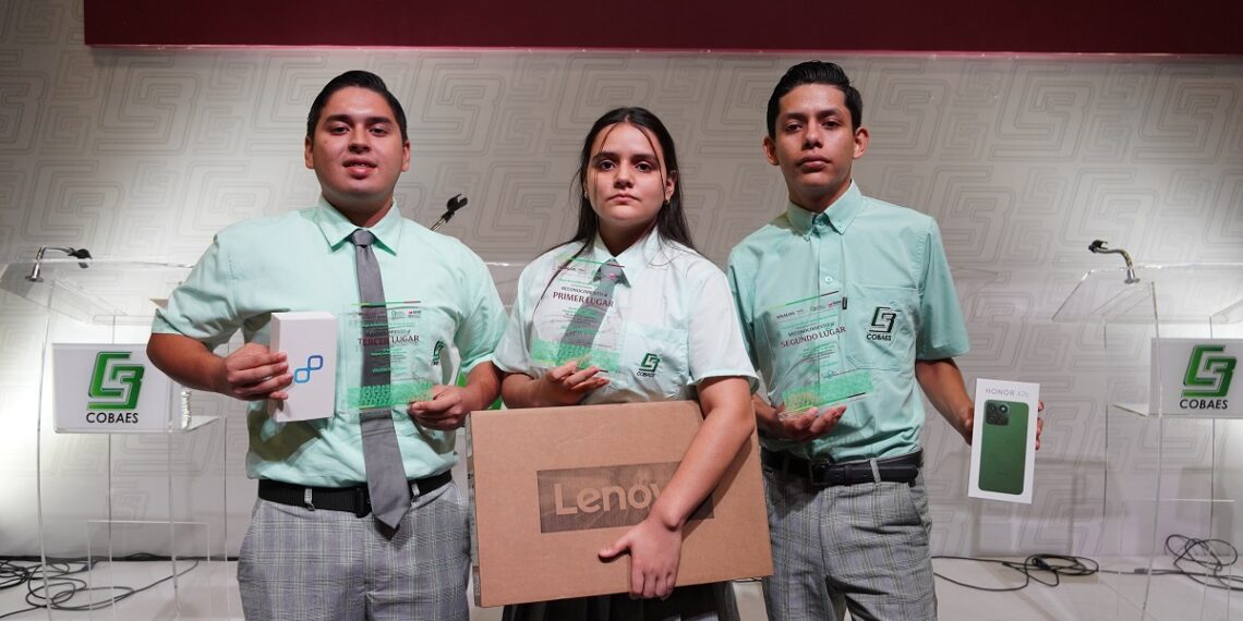 Jóvenes de COBAES debaten sobre inteligencia artificial en el 11° Encuentro Estatal “Debate tu Mundo”