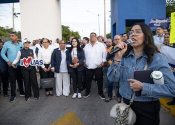 Estudiantes, docentes y trabajadores activos y jubilados de la UAS se manifiestan de manera pacífica en Ciudad Universitaria, respaldando el derecho a una educación Integral