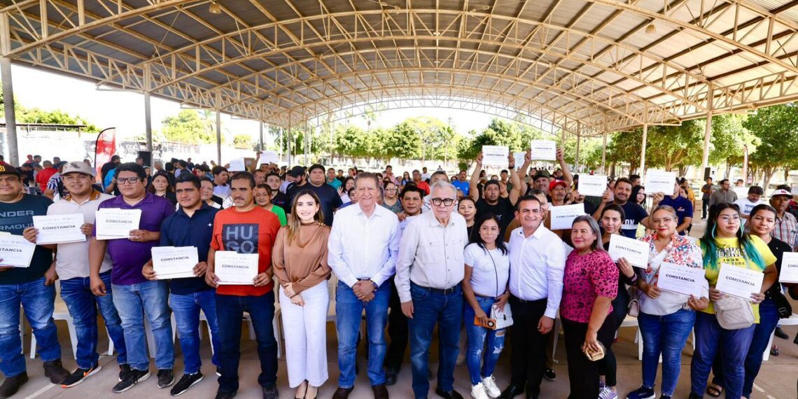 Todos los oficios son dignos y reciben apoyos para su desarrollo, afirma Gobernador Rocha