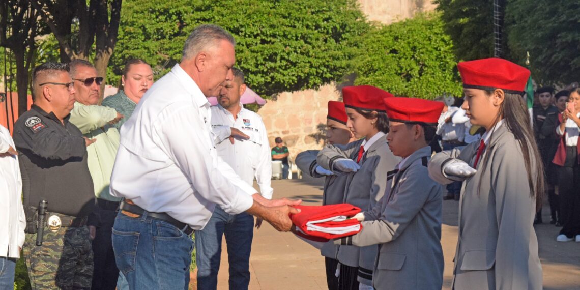 Gobierno de El Fuerte conmemora el 115 Aniversario de la Revolución Mexicana