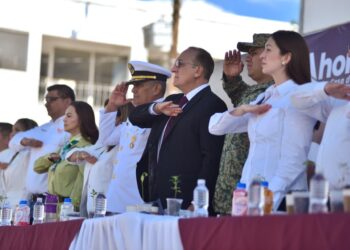 5 mil personas en 65 contingentes desfilaron por el 115 aniversario de la Revolución Mexicana