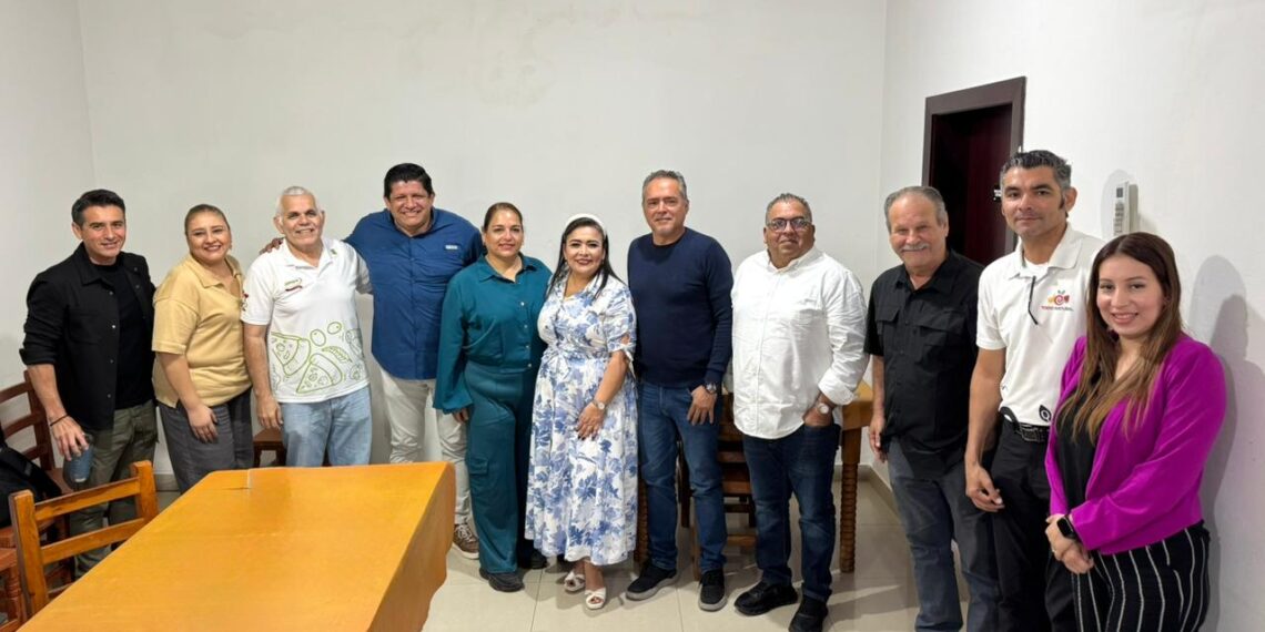 Socializa Ana Ayala con empresarios restauranteros de Los Mochis, iniciativa de reducción a 40 horas la jornada laboral