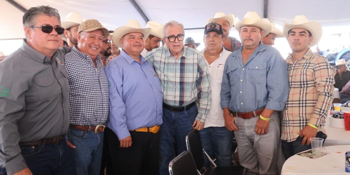 Reafirma Gobernador Rocha, su compromiso con el sector ganadero sinaloense