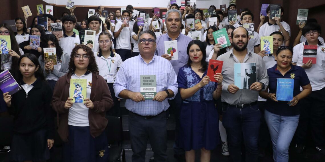 Llega el Programa Libros Libres a la Preparatoria Dr. Salvador Allende para fortalecer el hábito de la lectura entre la comunidad universitaria