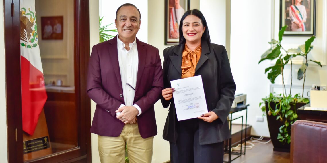 Alcalde Antonio Menéndez toma protesta a nuevas titulares de la SEMUJERES Ahome