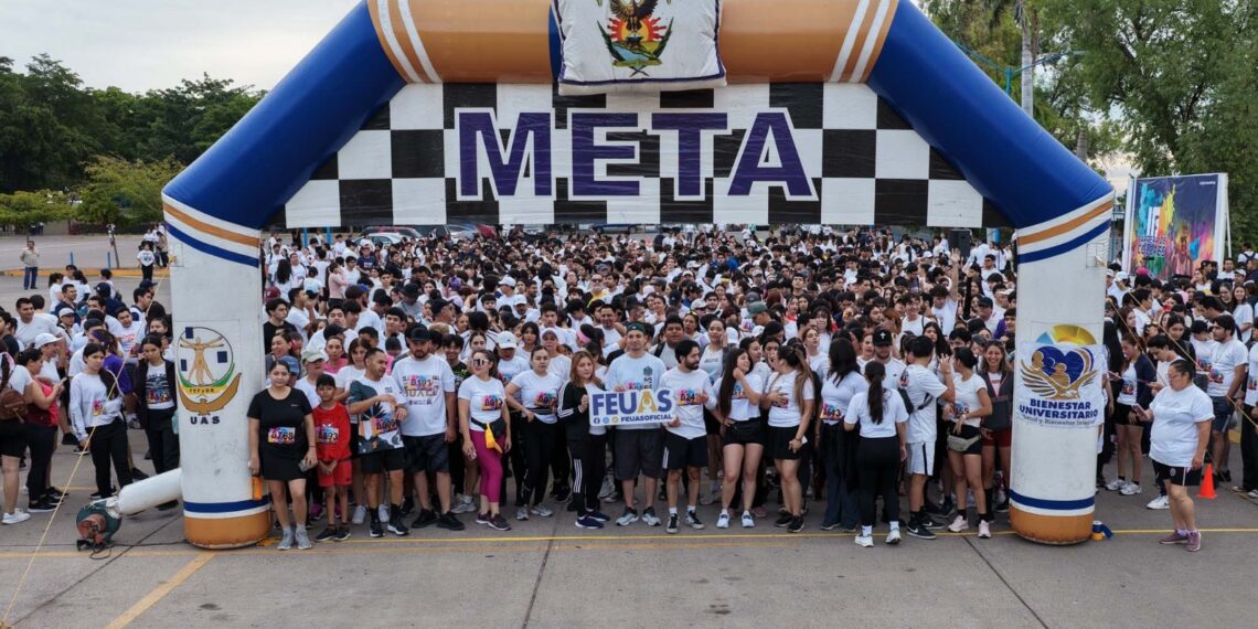 ¡Todo un éxito! Con una entusiasta y nutrida participación de la comunidad rosalina, se llevó a cabo la primera Carrera de Colores, organizada por la FEUAS