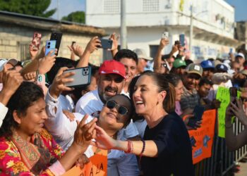 Rodeada de cientos de mexicanas y mexicanos, Presidenta Claudia Sheinbaum inaugura estaciones de la línea k del Tren Interoceánico