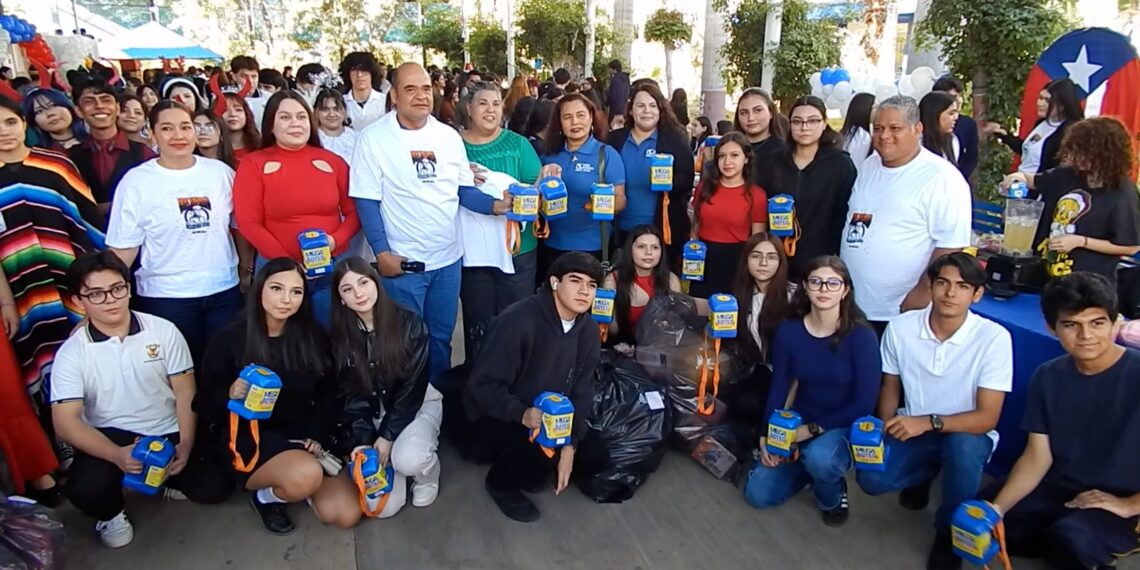 La Preparatoria Rafael Buelna Tenorio celebra la “Buelnavidad 2025” con exposición intercultural, valores y entrega de donativos benéficos