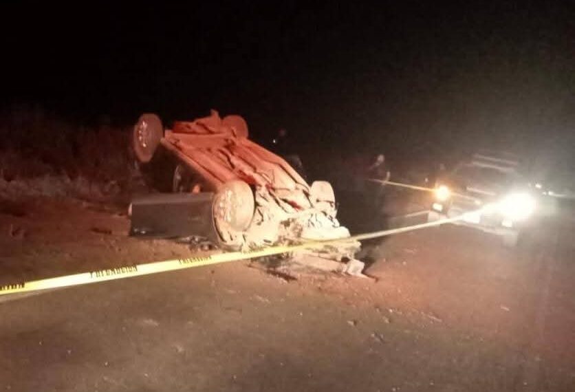 Fatal accidente en Ejido San Isidro cobra la vida de una joven; su hermano resulta gravemente herido.