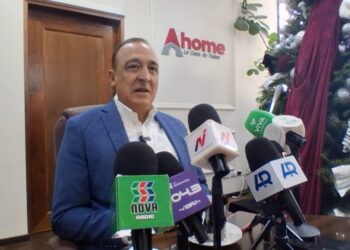 Ahome cumple con el pago de aguinaldo; Ayuntamiento promete cerrar diciembre sin adeudos.