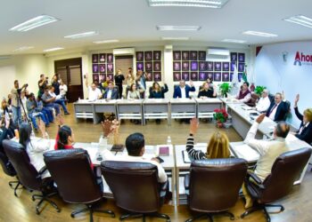 Cabildo reconoce valor histórico de San Miguel Zapotitlán y la Villa de Ahome.