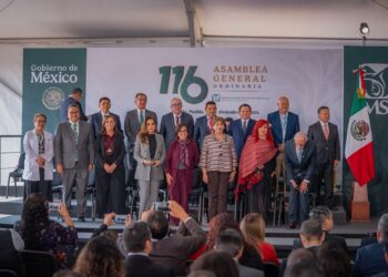 Asiste Gobernador Rocha Moya a Asamblea General Ordinaria del IMSS, encabezada por la presidenta Claudia Sheinbaum