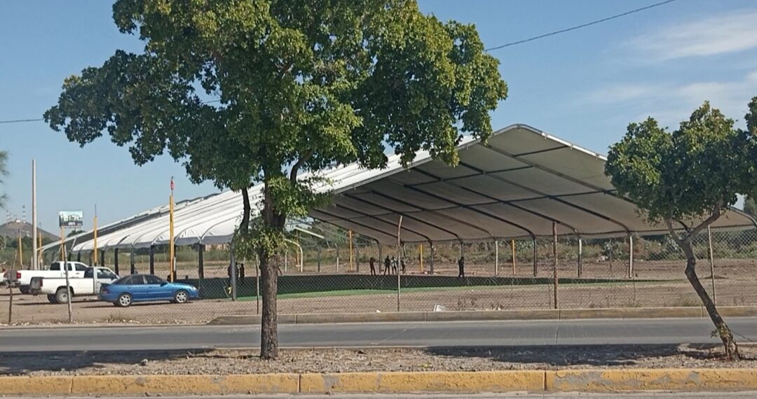 Verbena Navideña de Los Mochis estará lista para iniciar actividades el 6 de diciembre.