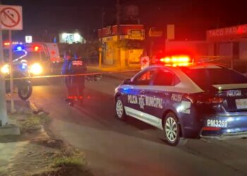 Motociclista pierde la vida tras choque con camión en concurrido cruce de Los Mochis.