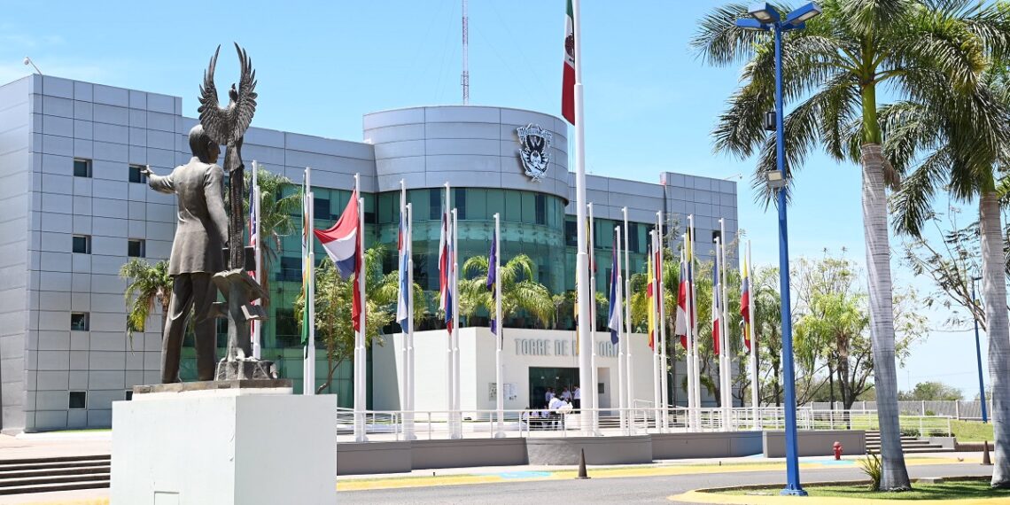 Acudirá el Rector Jesús Madueña a la Secretaría de Hacienda, junto con el titular de ANUIES y rectores de otras universidades, sumando esfuerzos para gestionar apoyos extraordinarios para el cierre de año