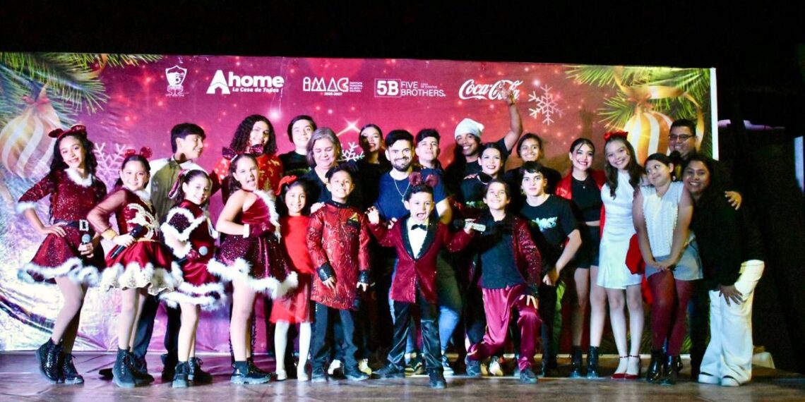 Topolobampo vive con alegría la “Navidad en la Casa de Todos”