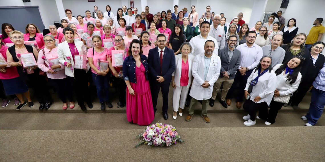 Entregan prótesis mamarias externas a mujeres sobrevivientes de cáncer de mama en Sinaloa