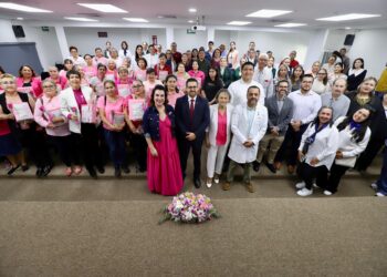 Entregan prótesis mamarias externas a mujeres sobrevivientes de cáncer de mama en Sinaloa