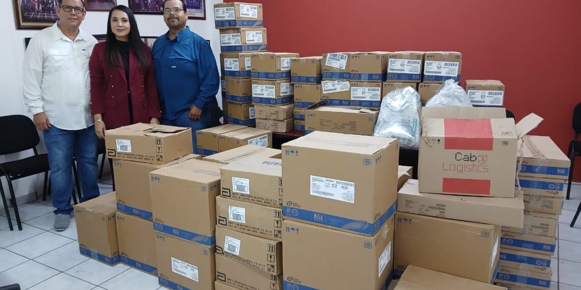 Eleno Flores realiza importante donación de medicamentos a la Dirección de Salud de Guasave