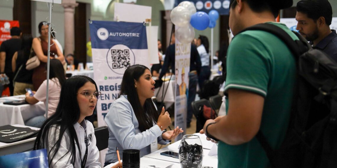 Gobierno de Sinaloa fortalece oportunidades de empleo y emprendimiento para más de 12 mil jóvenes