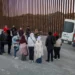 Vuelo gratis y dinero en efectivo: EE.UU. ofrece incentivos para que migrantes se autodeporten