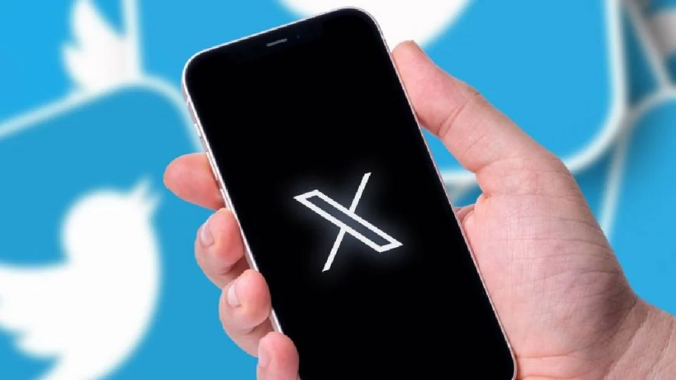 La Unión Europea multa con 140 mdd a la red social X por no cumplir con requisitos de transparencia