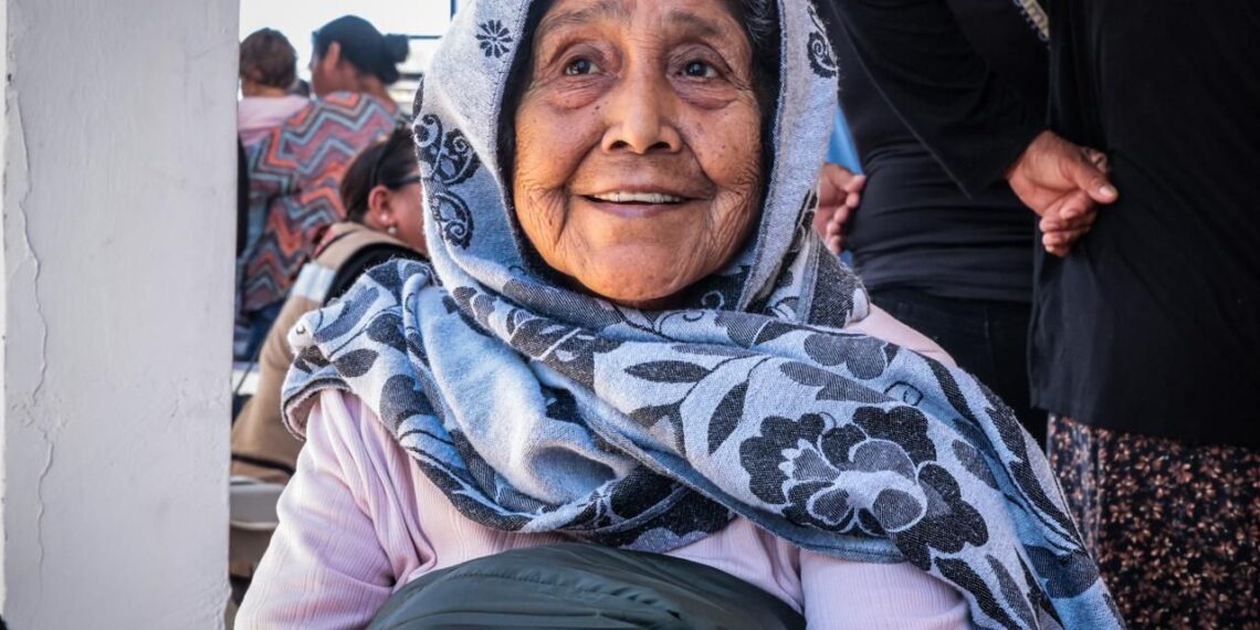 Gobierno de Sinaloa acompaña y protege a familias serranas de Ahome ante la temporada invernal