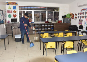 La UAS marca precedente en Sinaloa; realiza el primer cambio de identidad de género en documentos oficiales de un trabajador