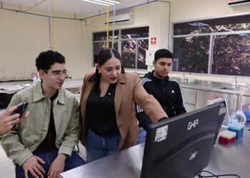 Destaca investigación de la UAS en Chile: estudiantes de la FCQB obtienen primer lugar en Congreso de péptidos terapéuticos en Latinoamérica