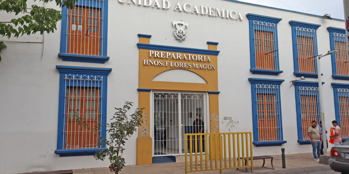 La UAS garantiza seguridad estructural y avanza en la mejora progresiva de espacios; inician trabajos mayores en la Preparatoria Hermanos Flores Magón