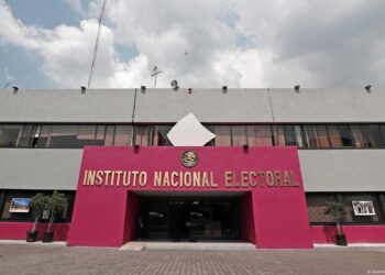 Va 4T por recorte de 20% a dinero de partidos políticos y eliminación de 132 plurinominales