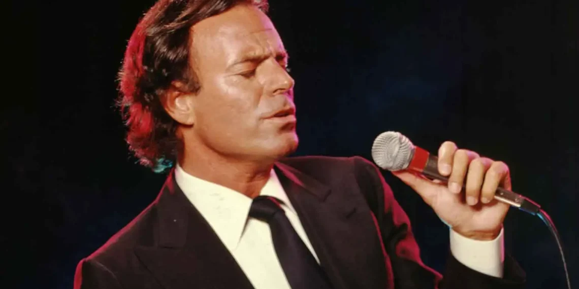 “Absolutamente falsas y me causan una gran tristeza”: Julio Iglesias tras denuncias de acoso sexual