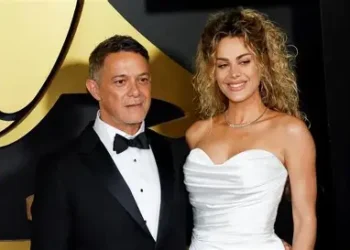 Candela Márquez, ex de Alejandro Sanz, iba a viajar en uno de los trenes que chocó en España