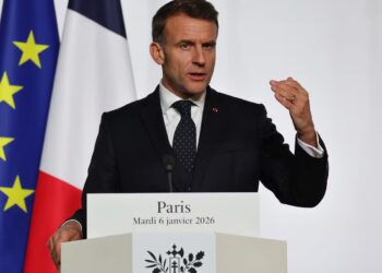 “No hay que dejarse impresionar”: Macron arremete contra las amenazas arancelarias de Trump