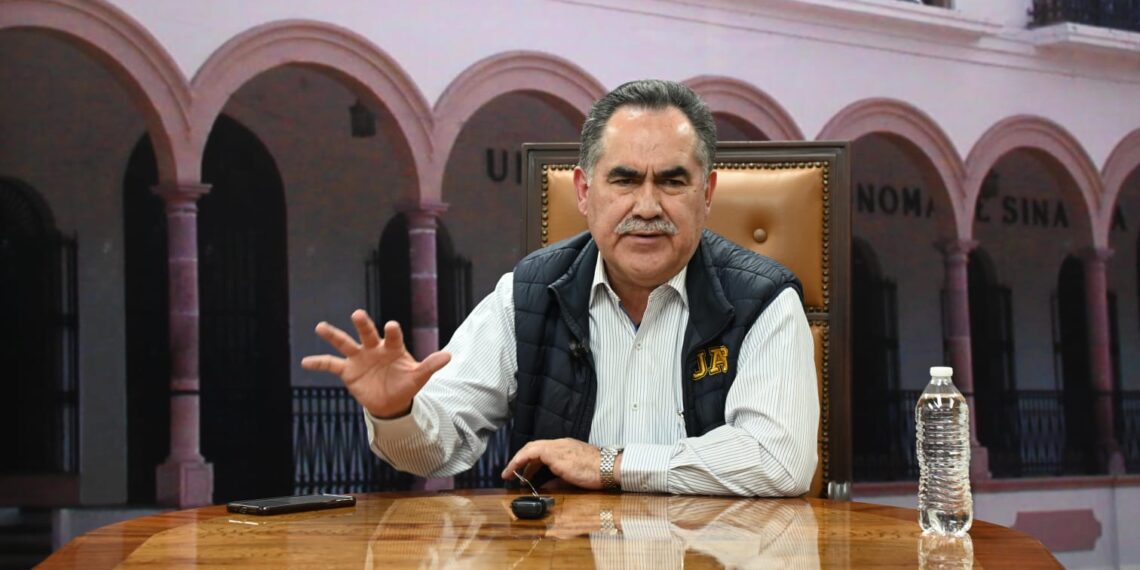 La UAS cerró un año complicado gracias al apoyo del Gobernador y, a pesar de las deudas que existen, hay buenas expectativas por los ajustes que se realizarán trabajando en equipo, afirmó el Rector Jesús Madueña