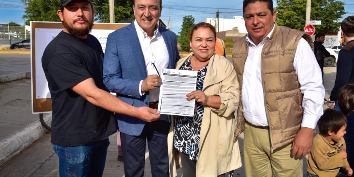 Entrega Alcalde Antonio Menéndez pavimento con valor de más de 2.5 mdp en colonias de Los Mochis