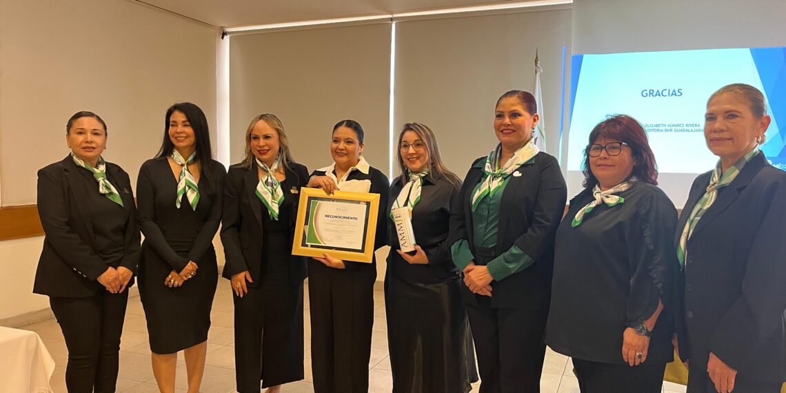 Capacitan a empresarias de Los Mochis en materia de riesgos fiscales de cara al 2026