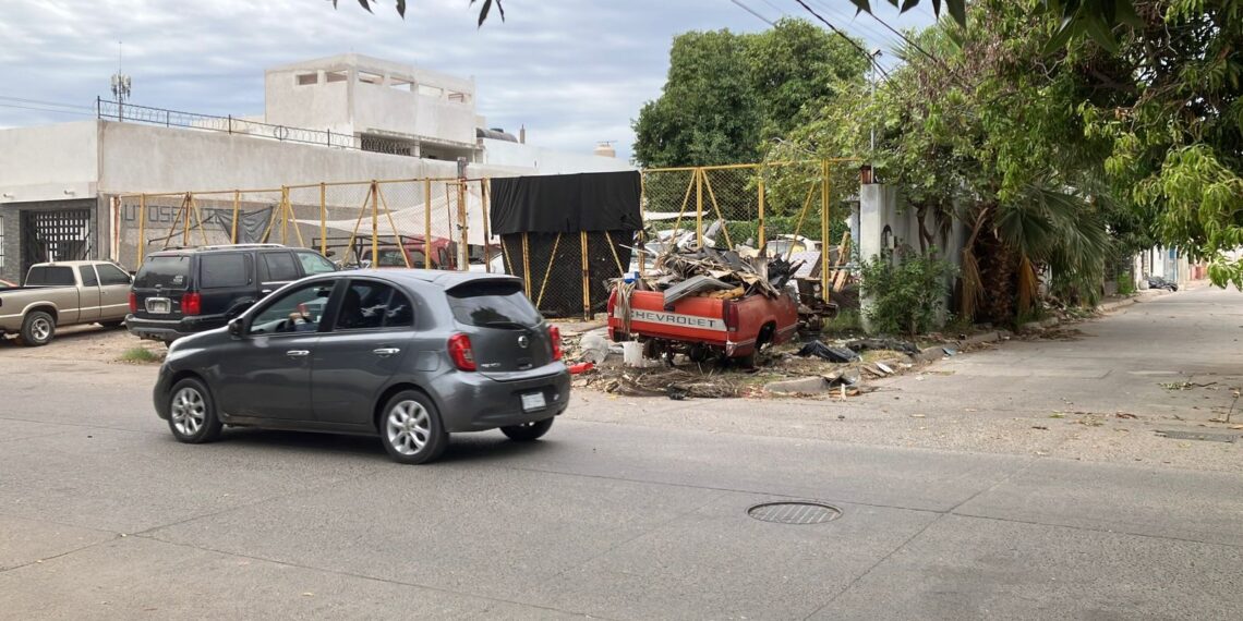 ¡Atención! Vecinos de La Cuchilla piden la presencia de Inspección y Normatividad