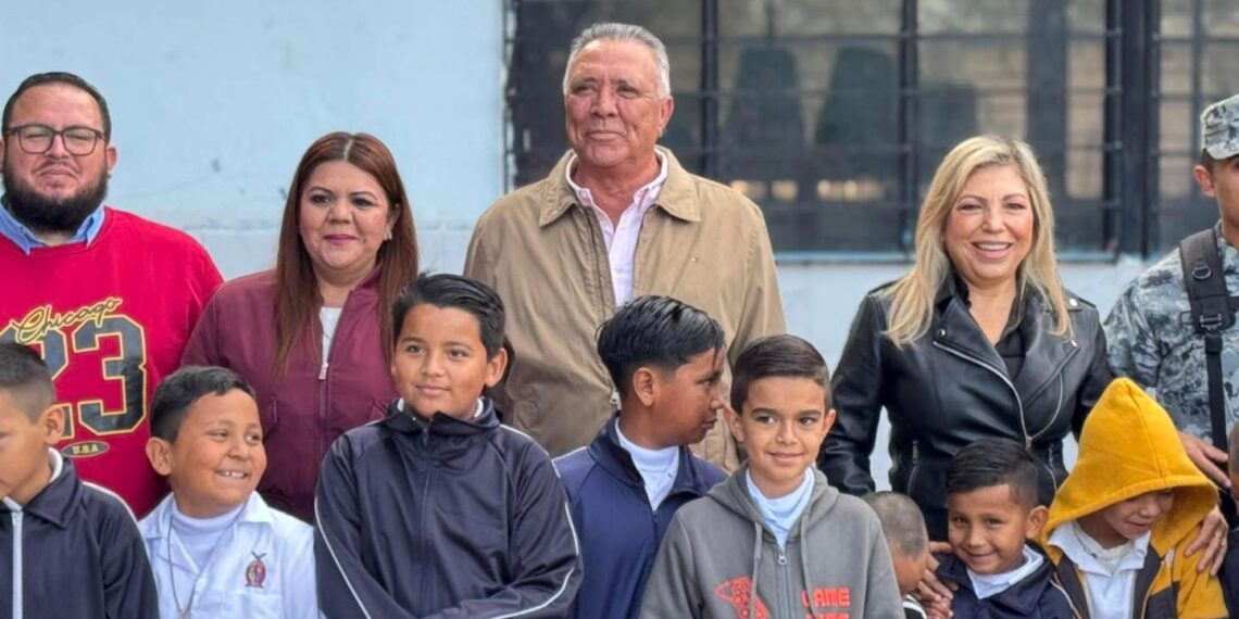 Alcalde Gildardo Leyva Ortega encabeza lunes cívico en la Escuela Primaria Progreso, en El Rincón de Aliso