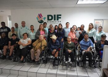 DIF Bienestar Culiacán entrega 14 sillas de ruedas a personas con discapacidad
