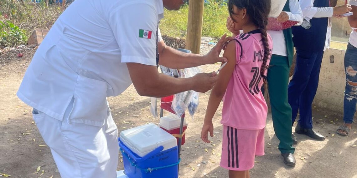 Secretaría de Salud supervisa campaña de vacunación contra el sarampión en el sur del estado