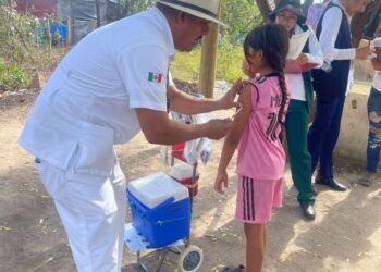 Secretaría de Salud supervisa campaña de vacunación contra el sarampión en el sur del estado