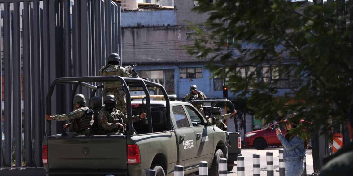 Detienen a 11 personas ligadas a homicidios y narcomenudeo en Edomex