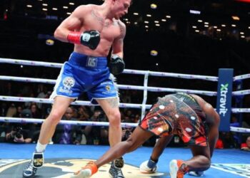 Destrozan al monstruo Subriel Matías; Dalton Smith se coronó monarca del WBC